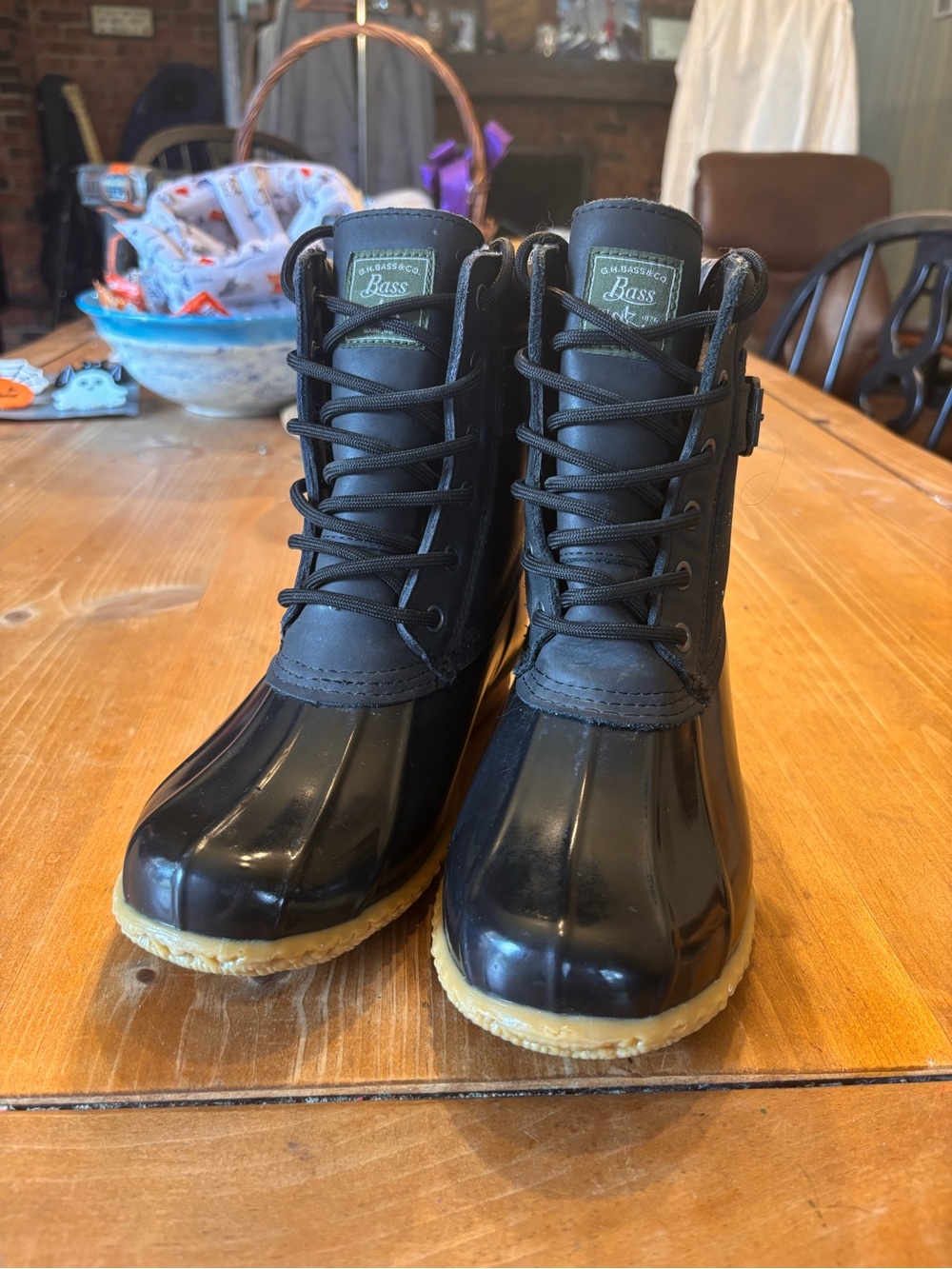 G.H. Bass & Co. womens Harlequin waterproof leather duck boots black 8M